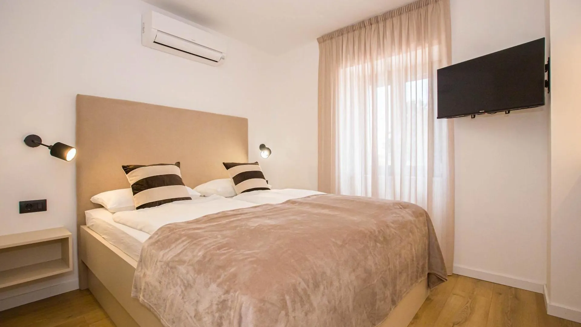 Jacuzzi House Mia Villa Gajana Vakantiehuis