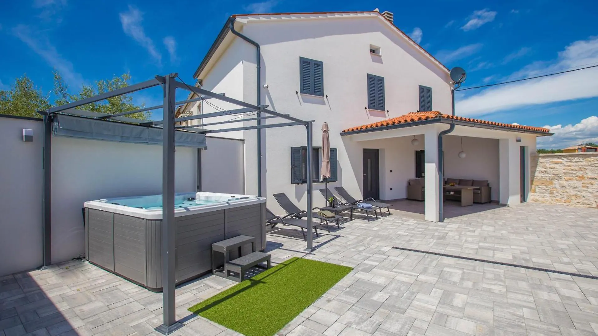 Vakantiehuis Jacuzzi House Mia Villa Gajana Kroatië