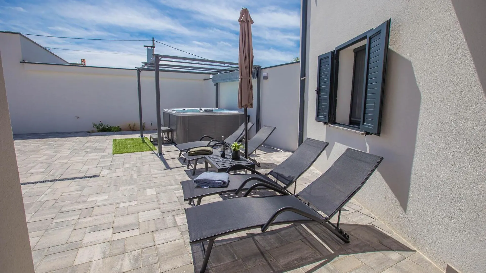 Jacuzzi House Mia Villa Gajana