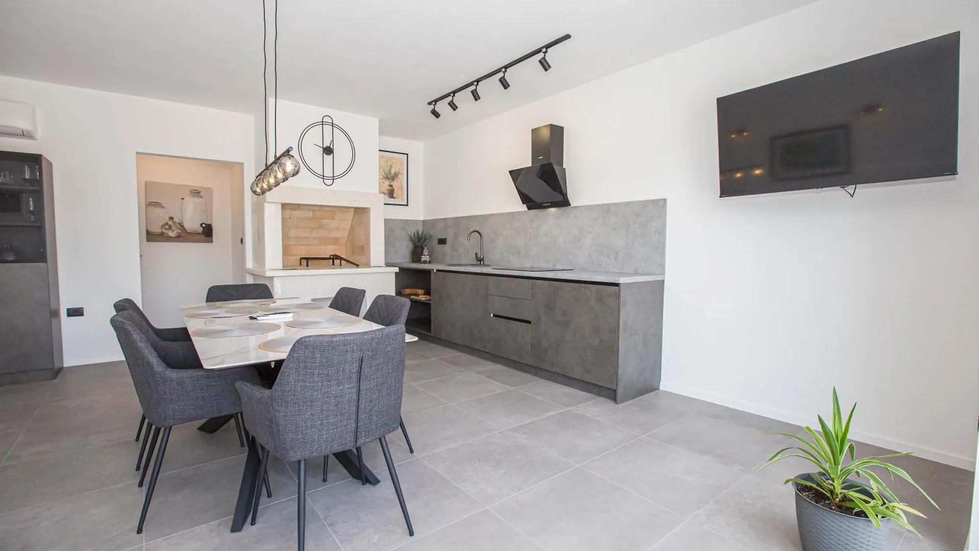 Jacuzzi House Mia Villa Gajana