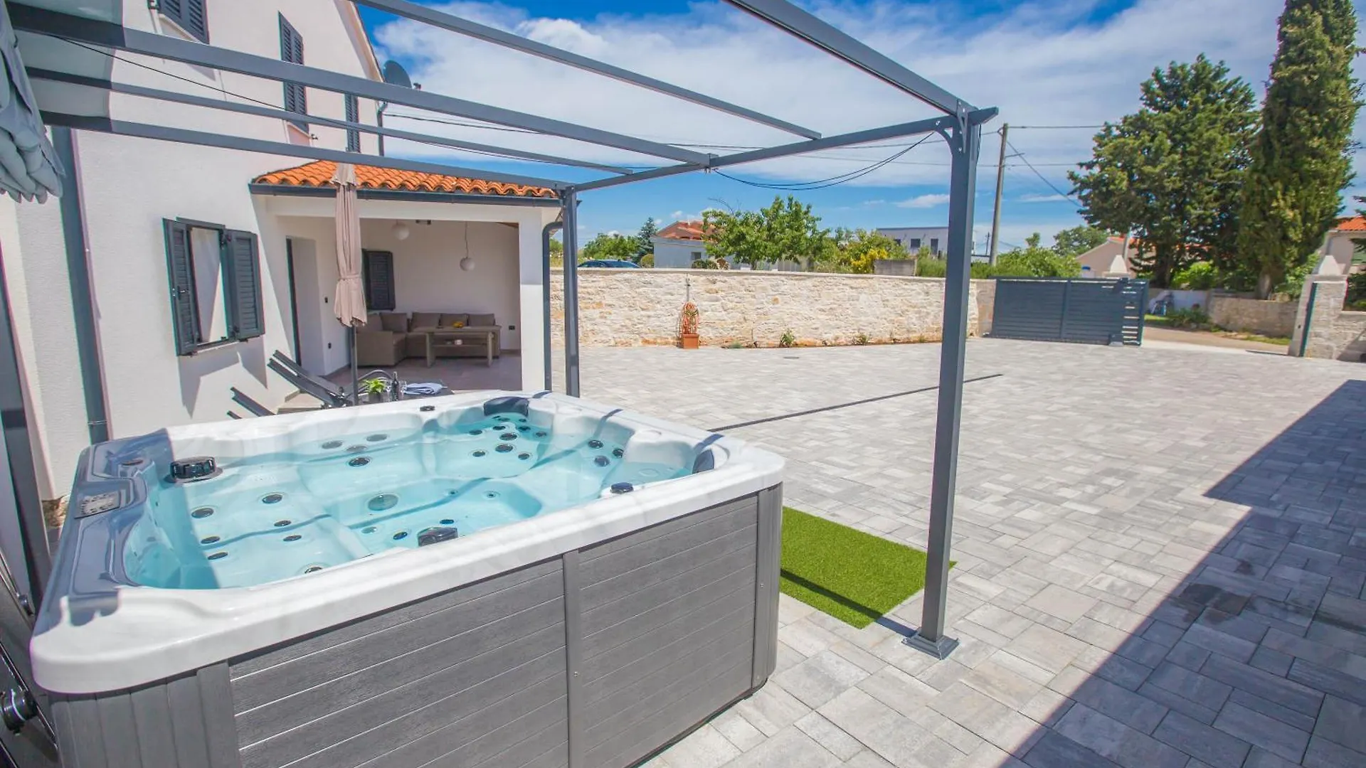Vakantiehuis Jacuzzi House Mia Villa Gajana Kroatië